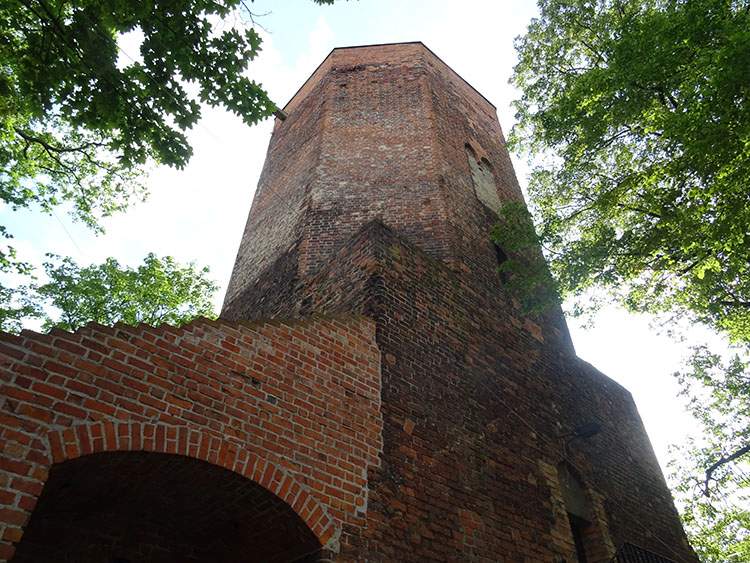 Ostrzeszów ciekawostki zabytki wieża